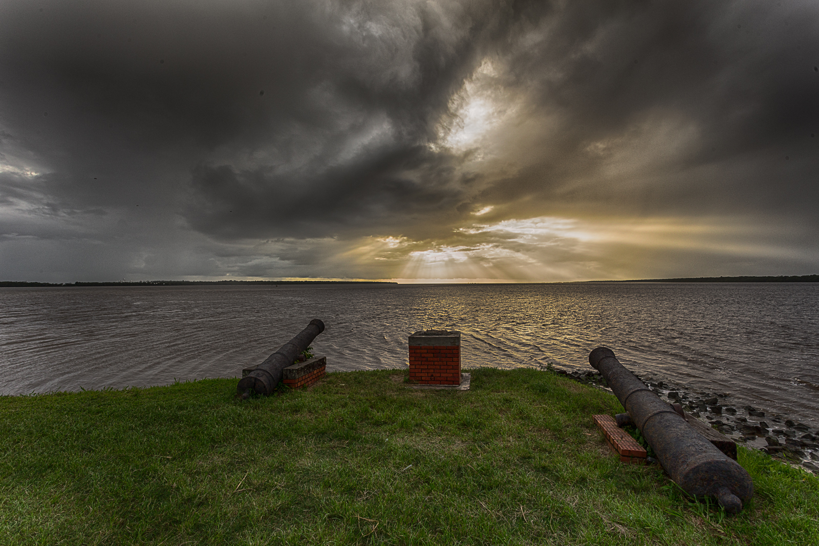 Fort New Amsteram - The Cannos