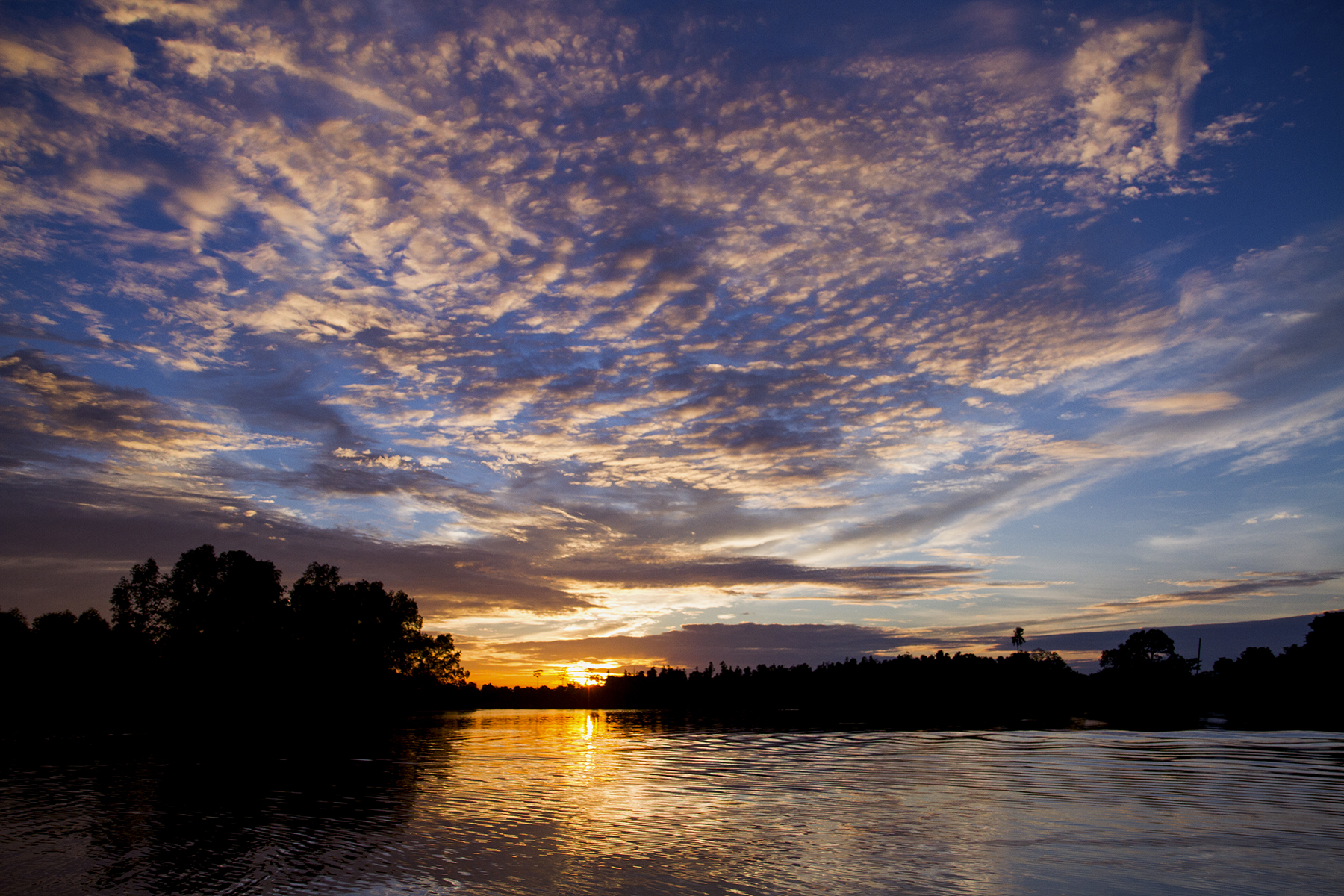 Tramonto sul fiume kinabatang 1