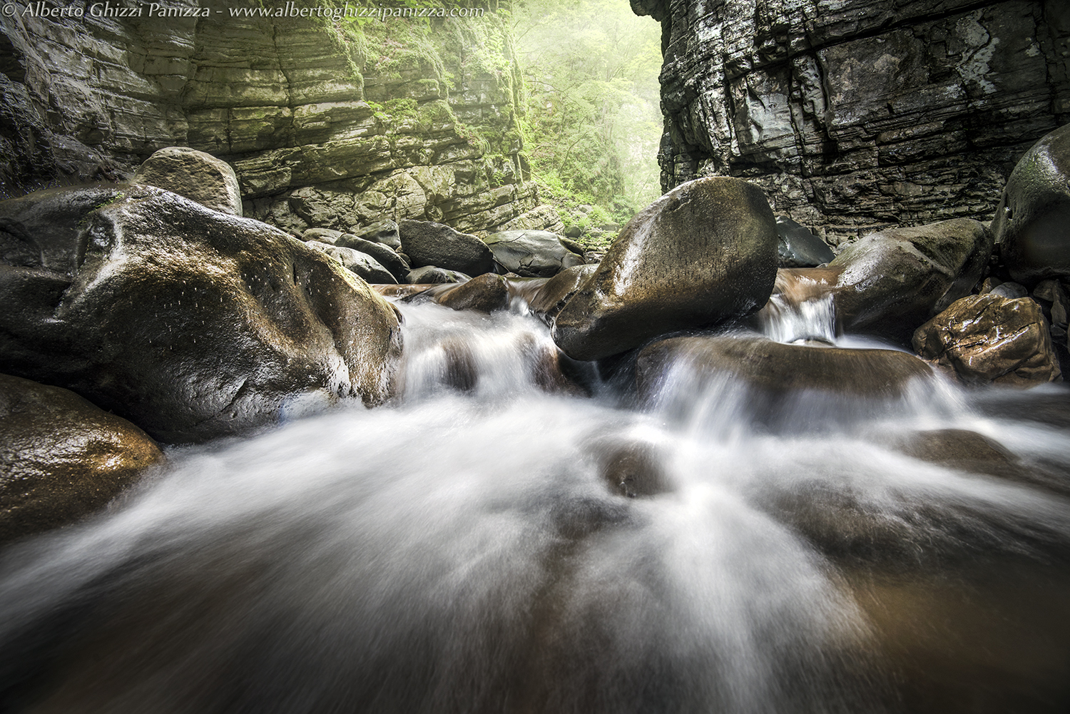 Water games and light