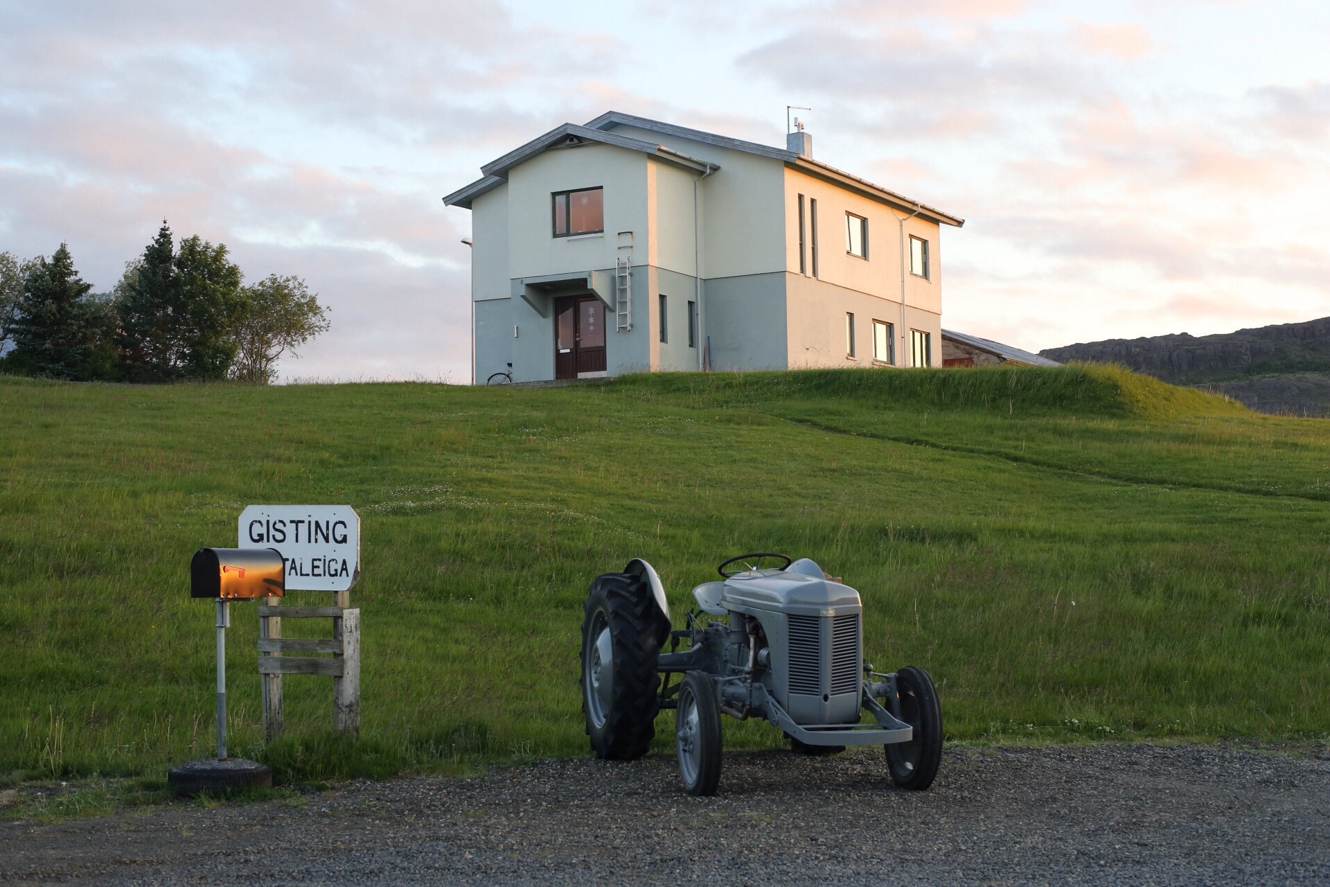 Quiet evening Icelandic