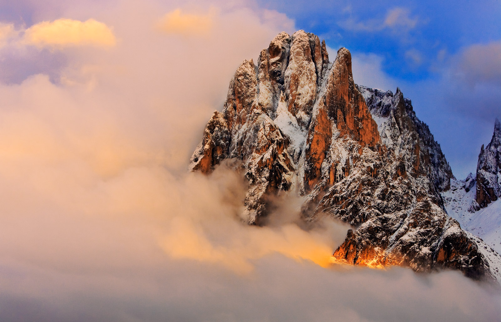 Last light on the Sassolungo