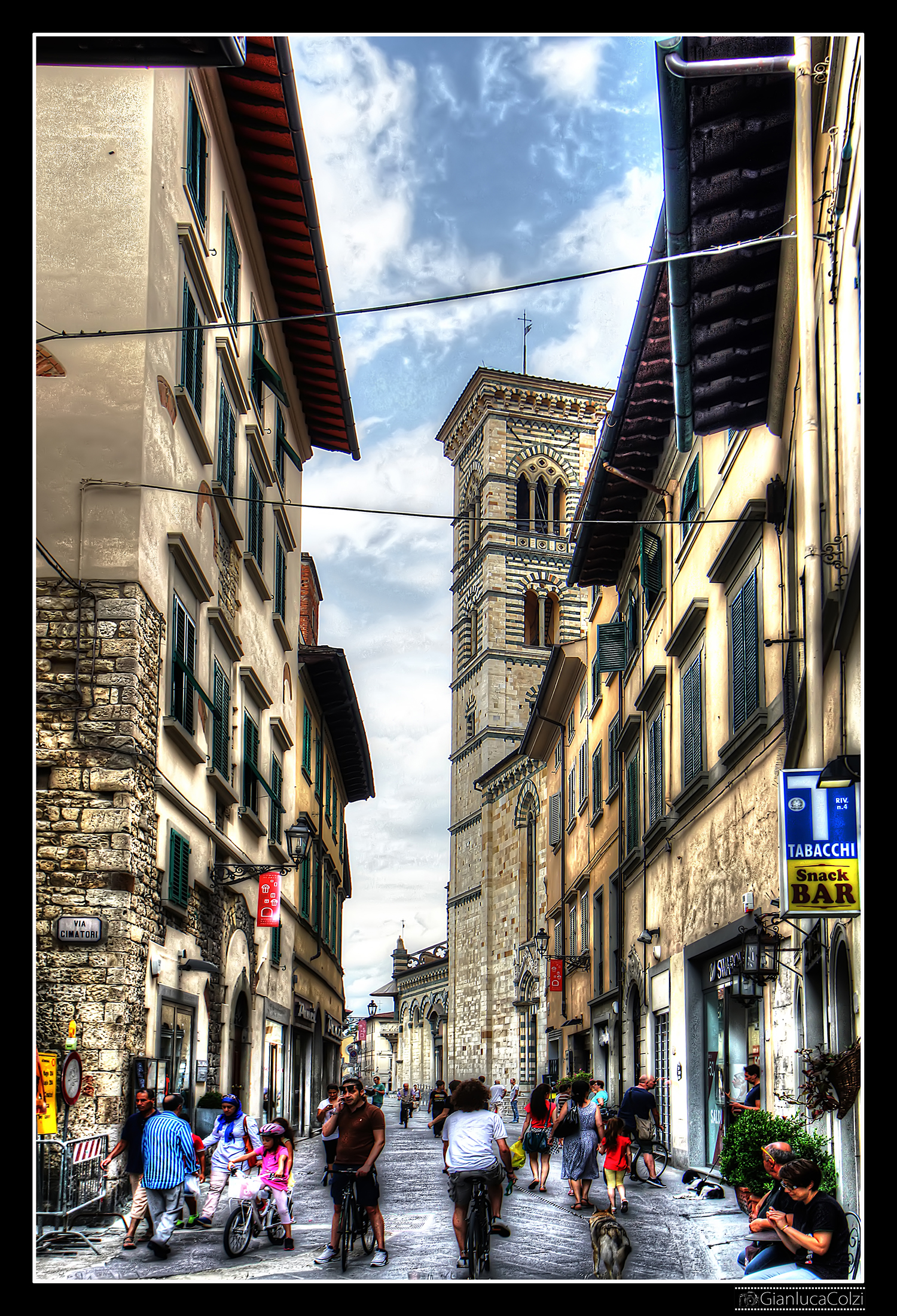 Via Garibaldi evening stroll in the city ..