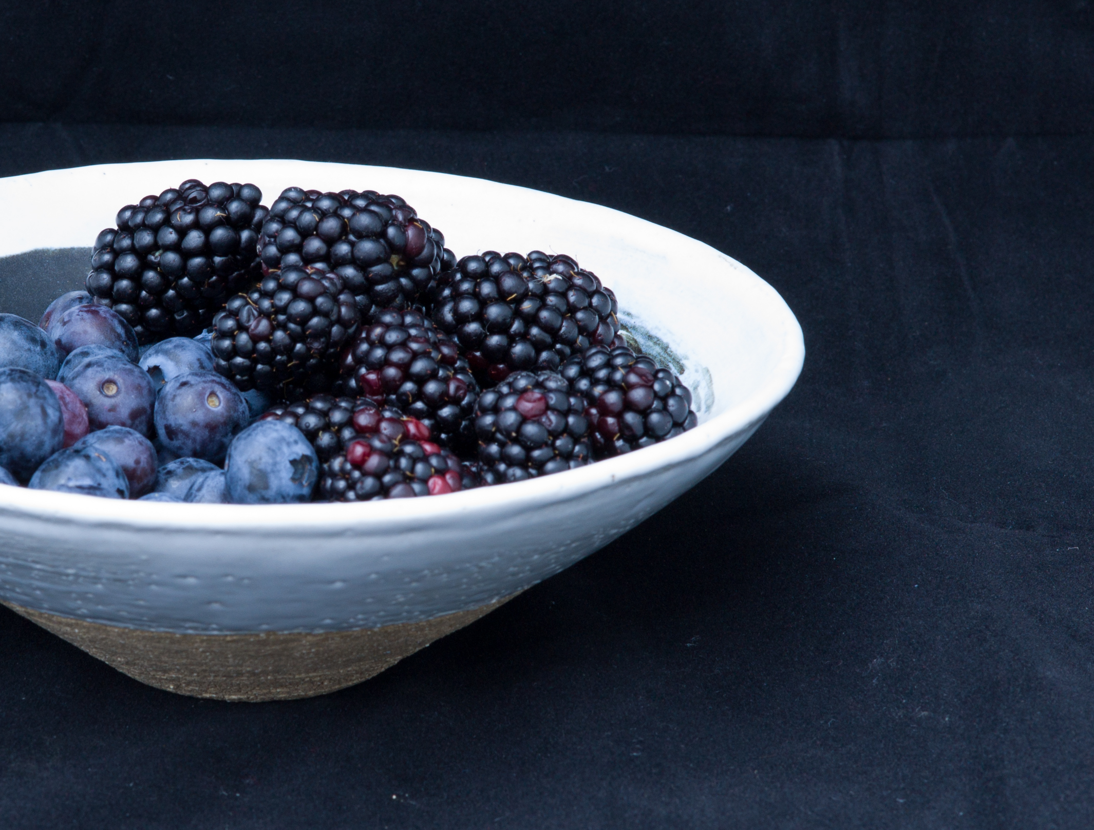 Bluberry & Blackberry in Nù Metra Stoneware