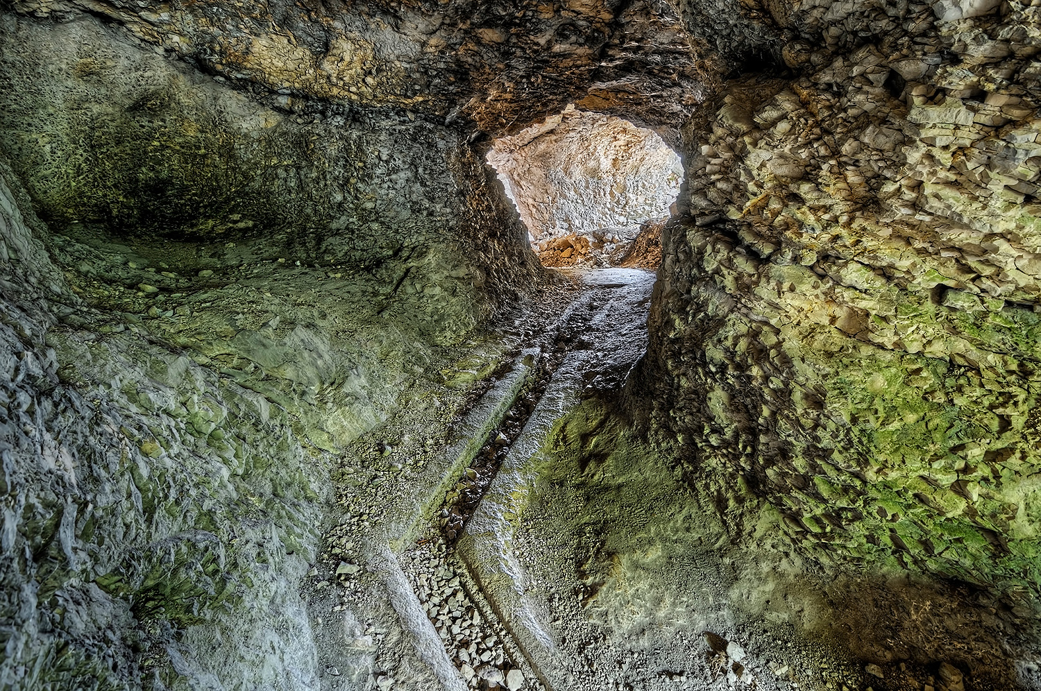 Caverne del Nagia Grom 8