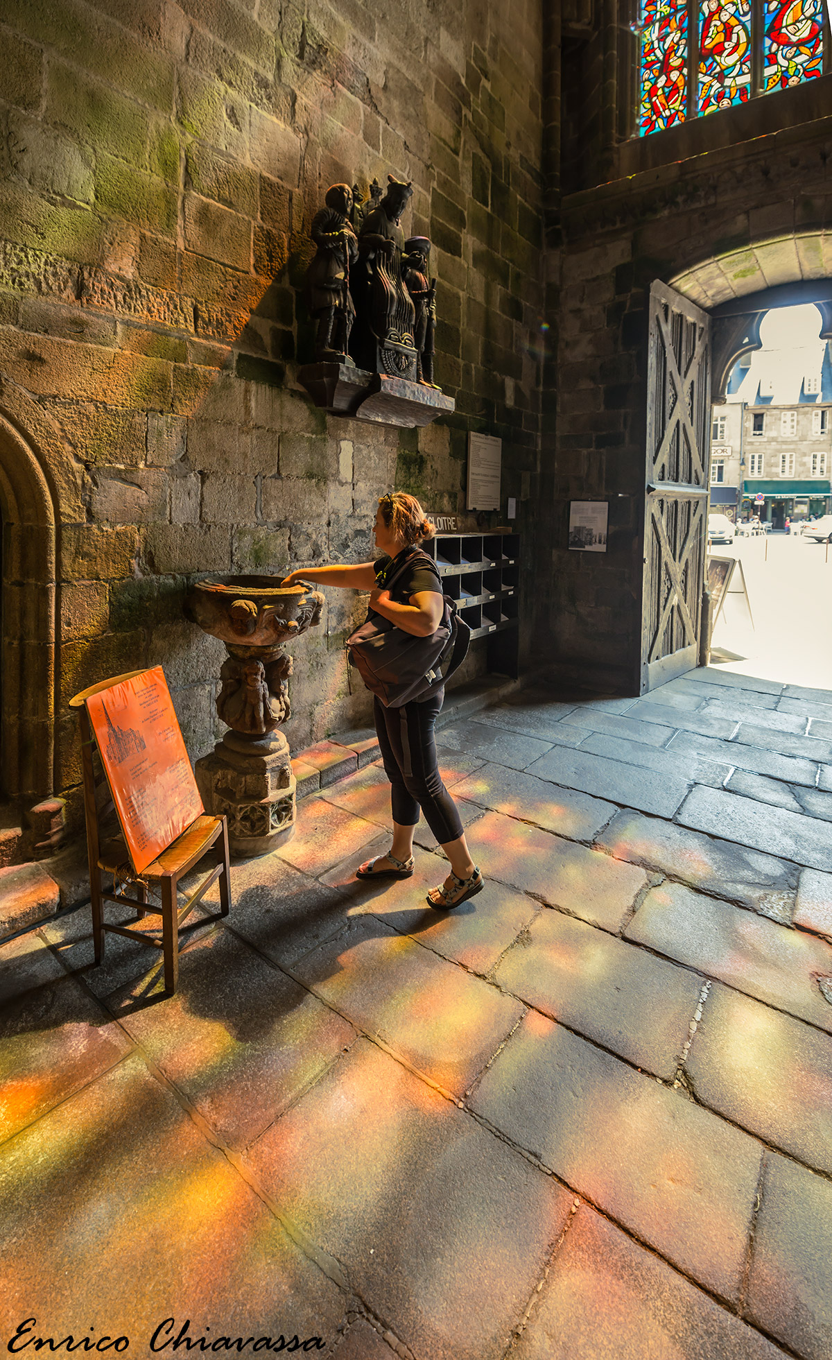 The light shows the way ...