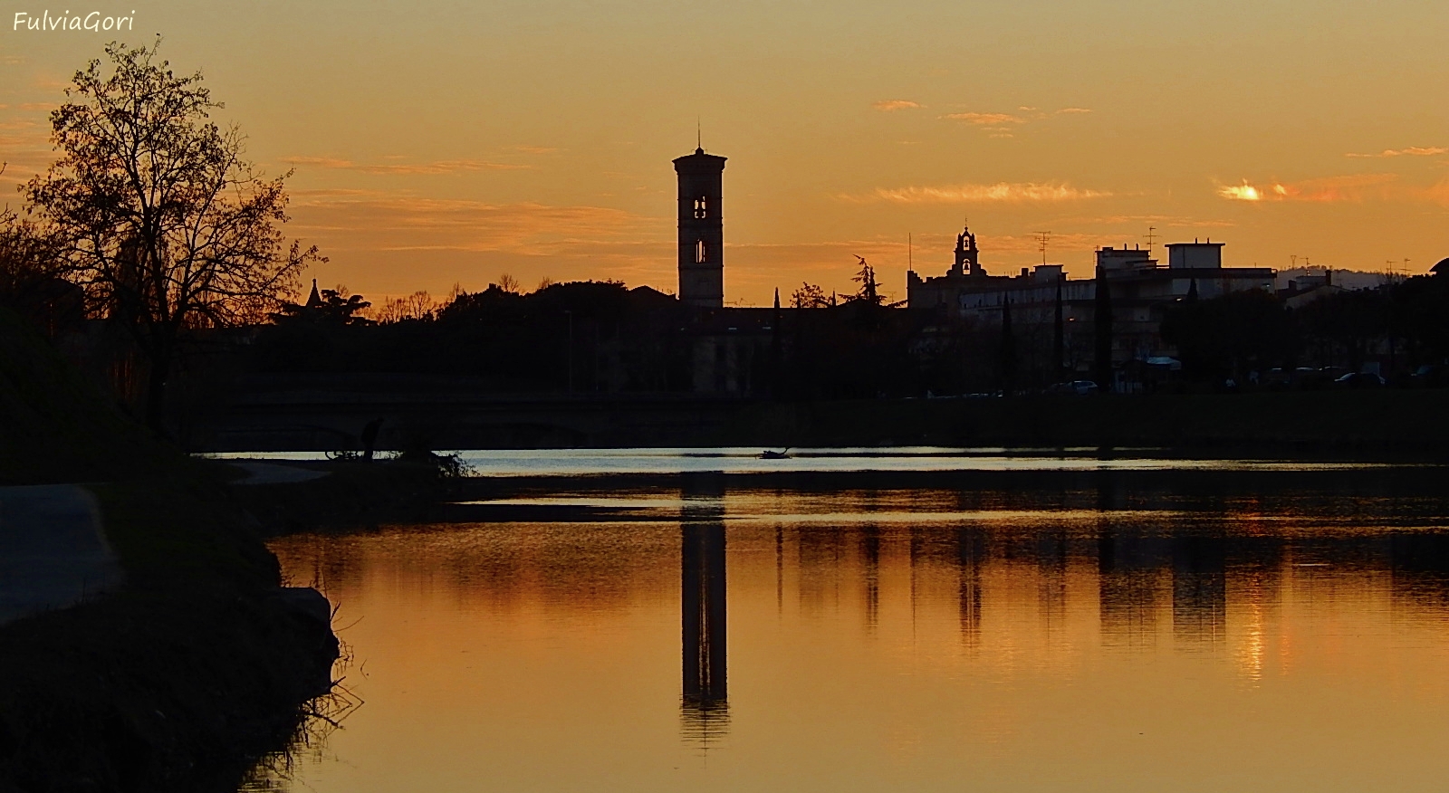 Tramonto sul fiume Bisenzio a Prato