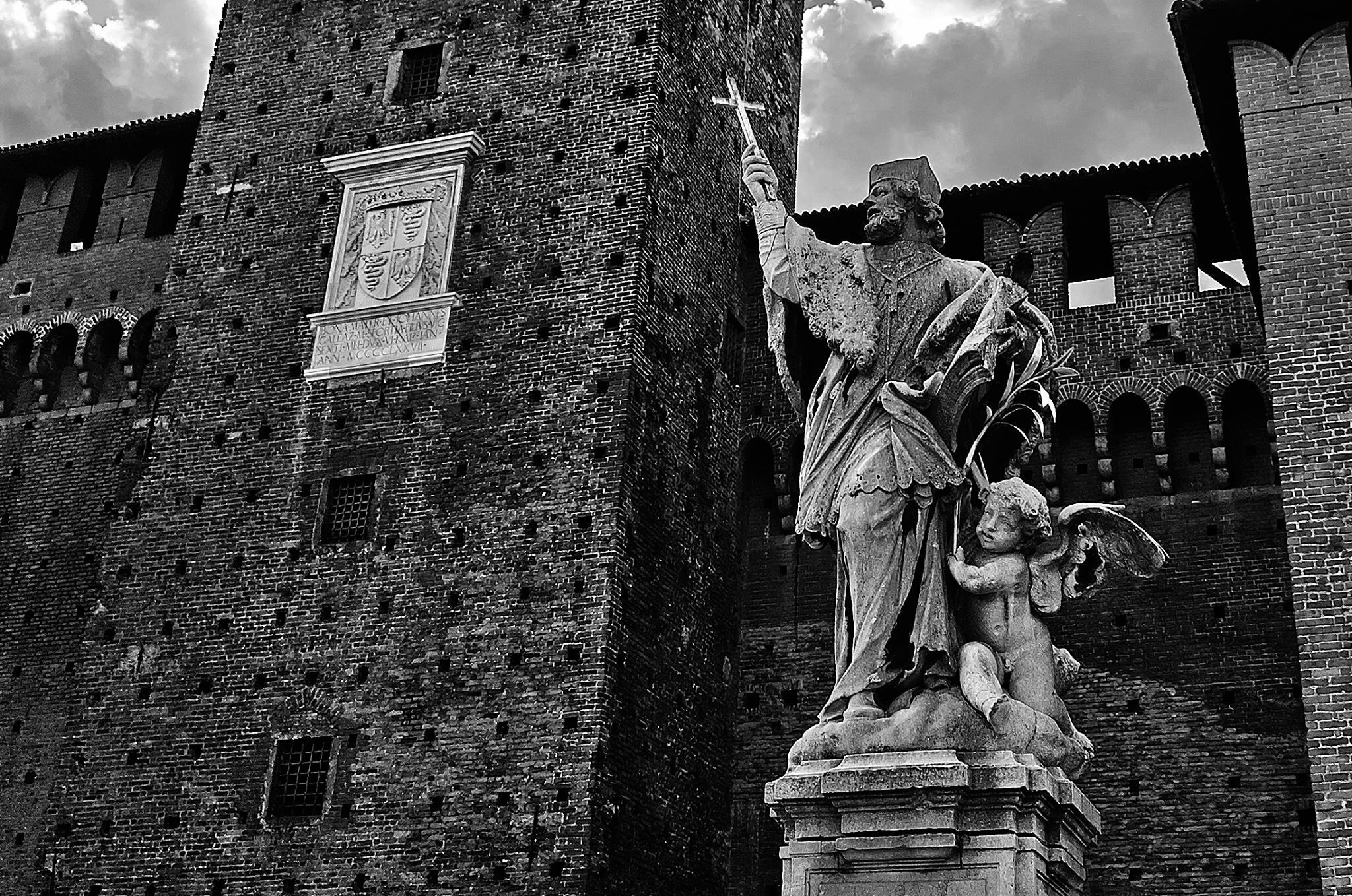 Statua castello sforzesco