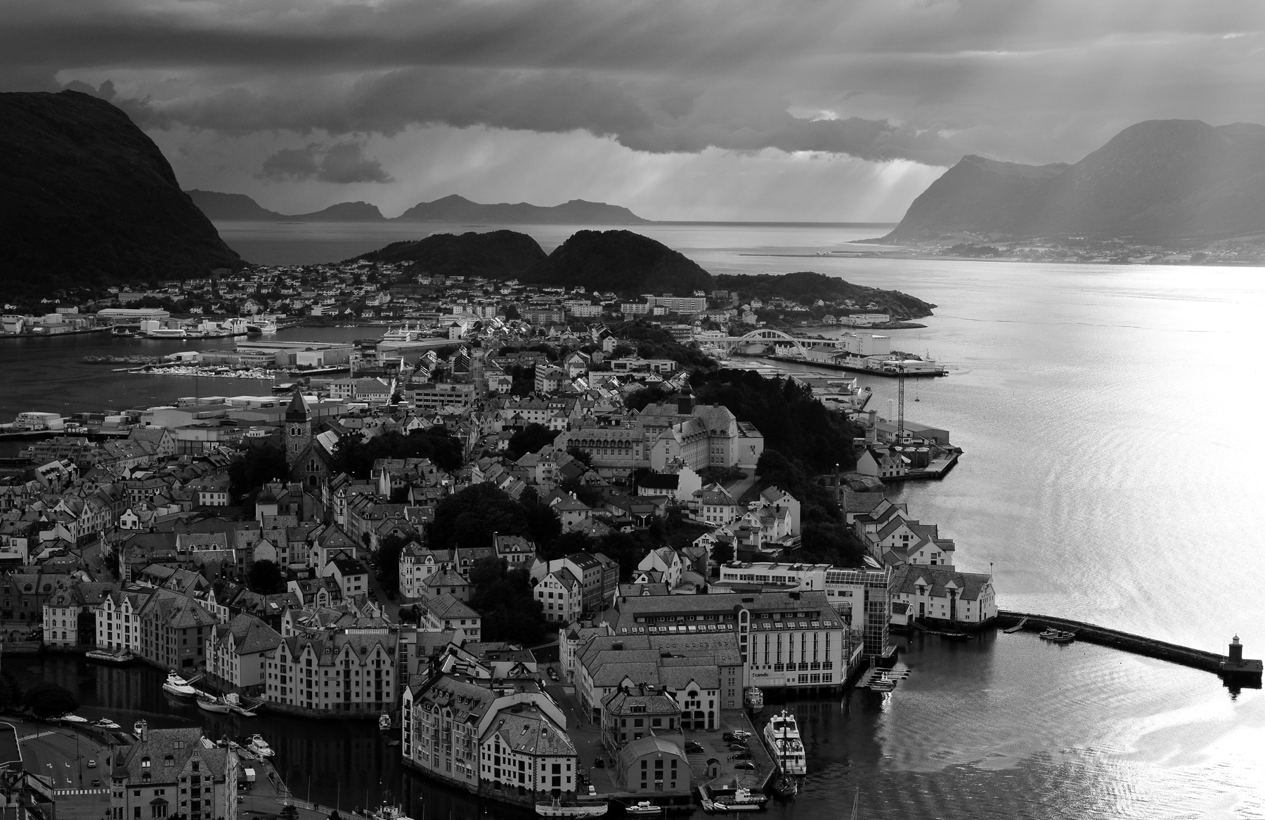 Alesund (b & w)