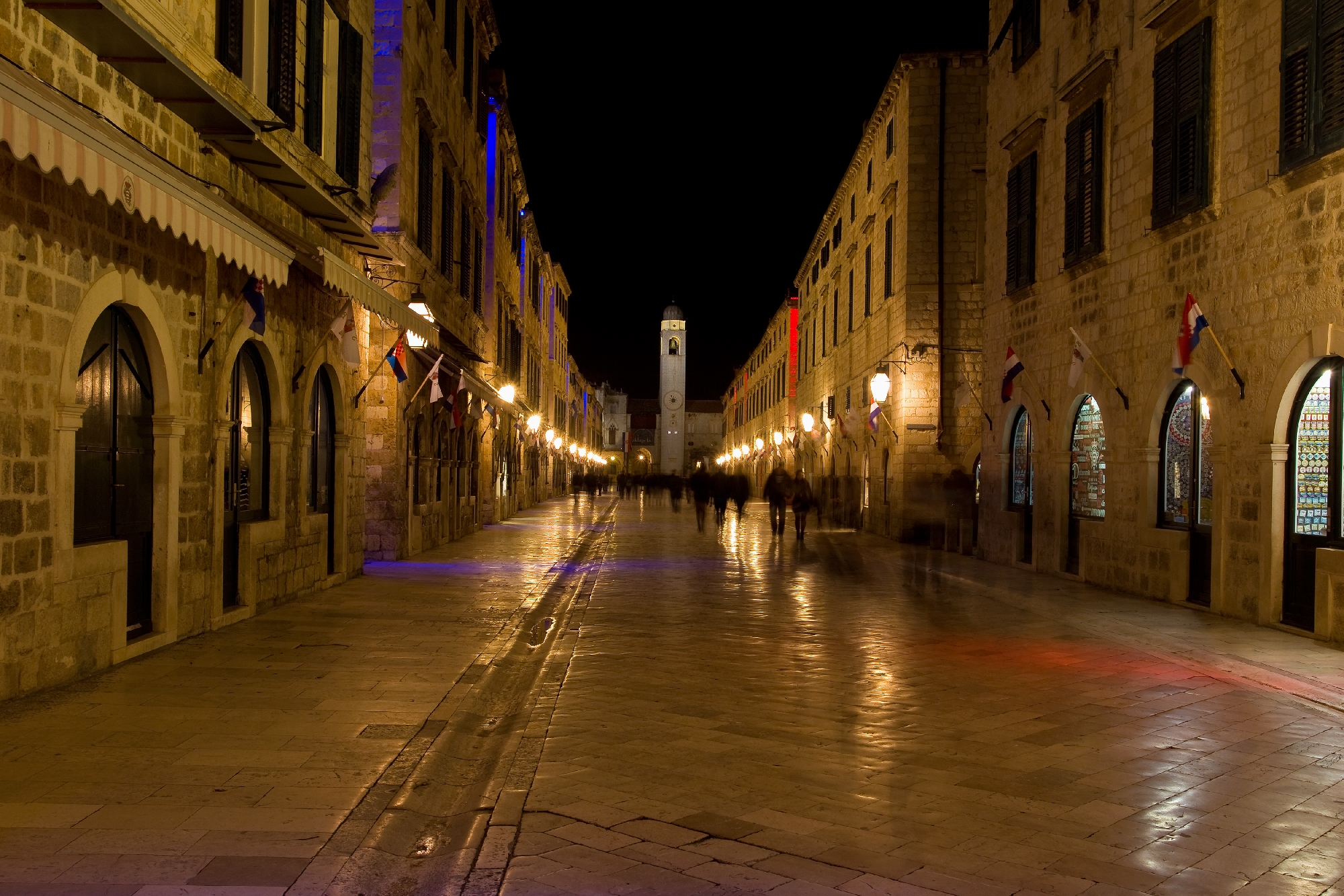 Dubrovnik by night (Corso Placa)