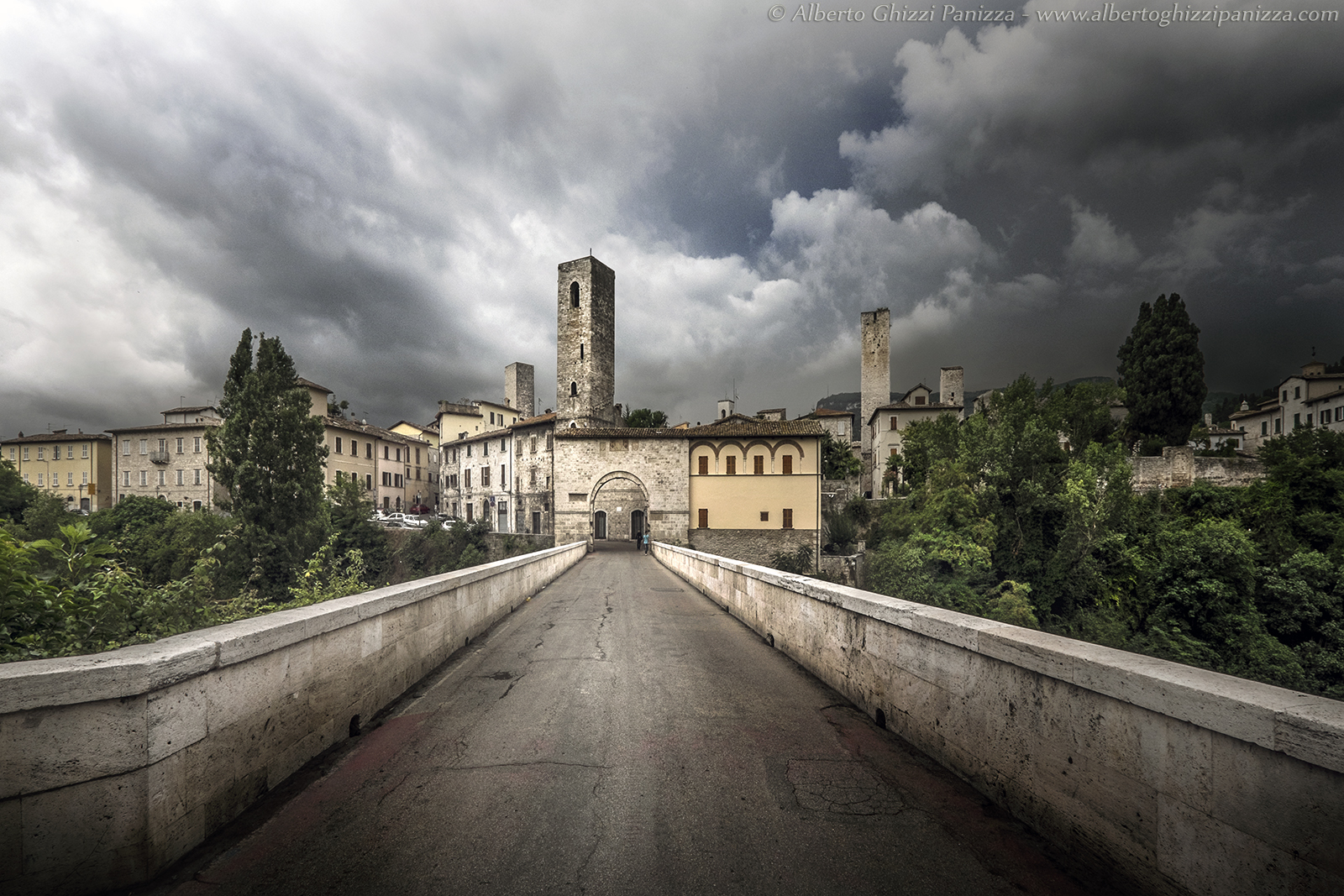 Ascoli, appena prima della tempesta