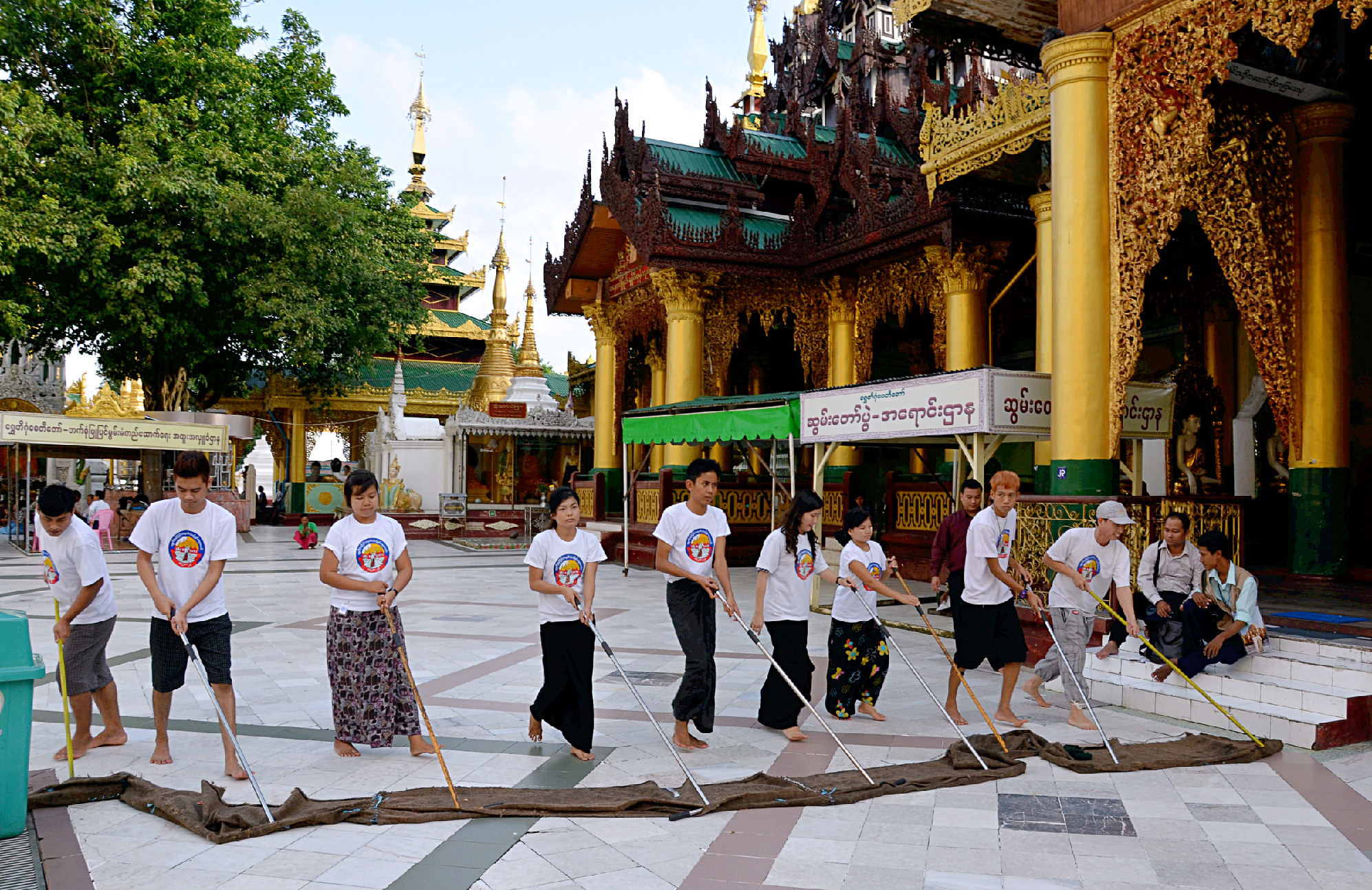 Cleaning the temple, teamwork!