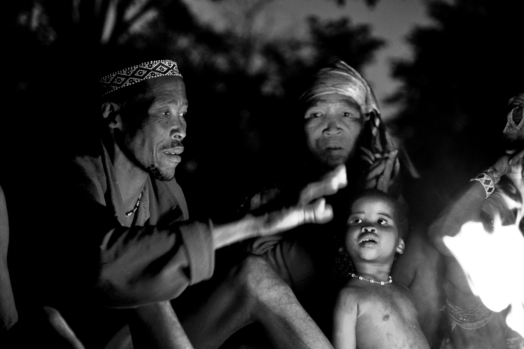 Bushmanland - Boscimani davanti al fuoco