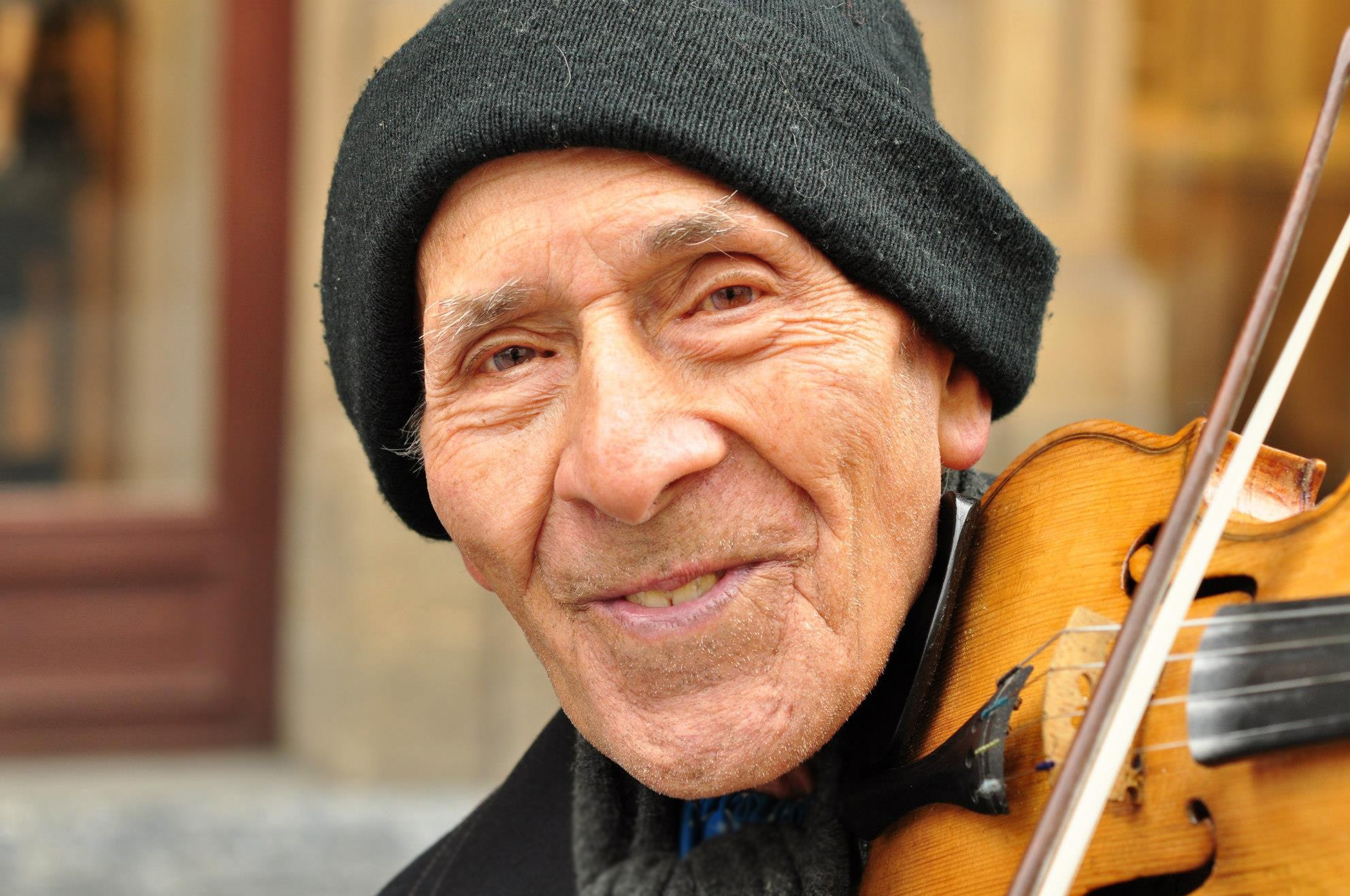 Old artist in Praga