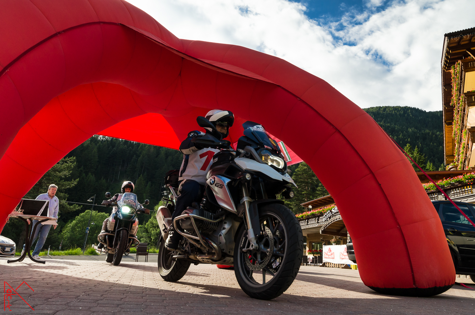 Arrival of the stage on Friday