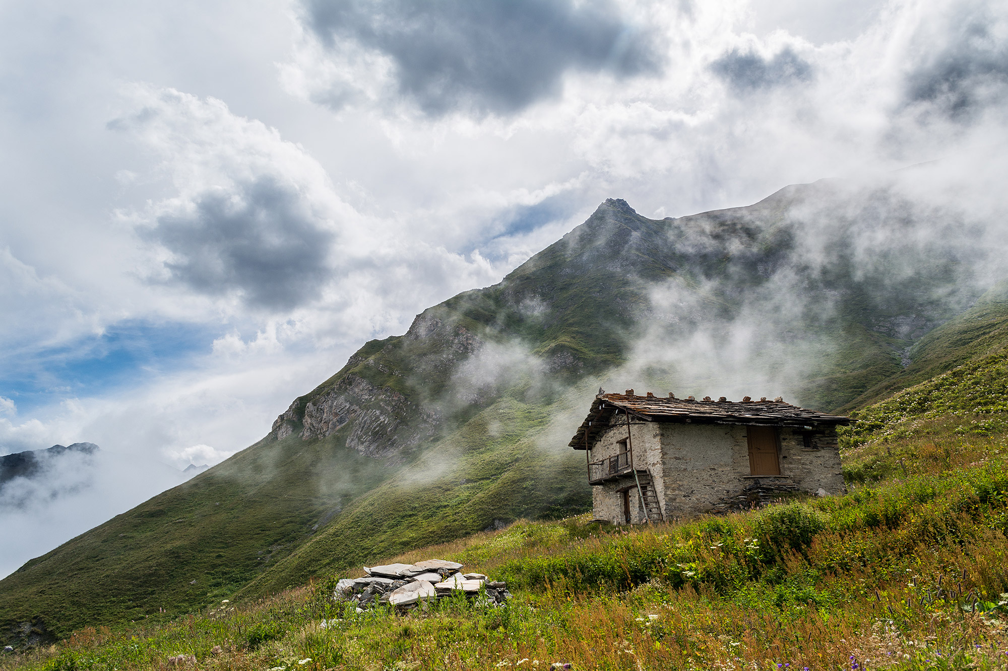 Salendo al bivacco Boerio (3080 m.),casa di una margara