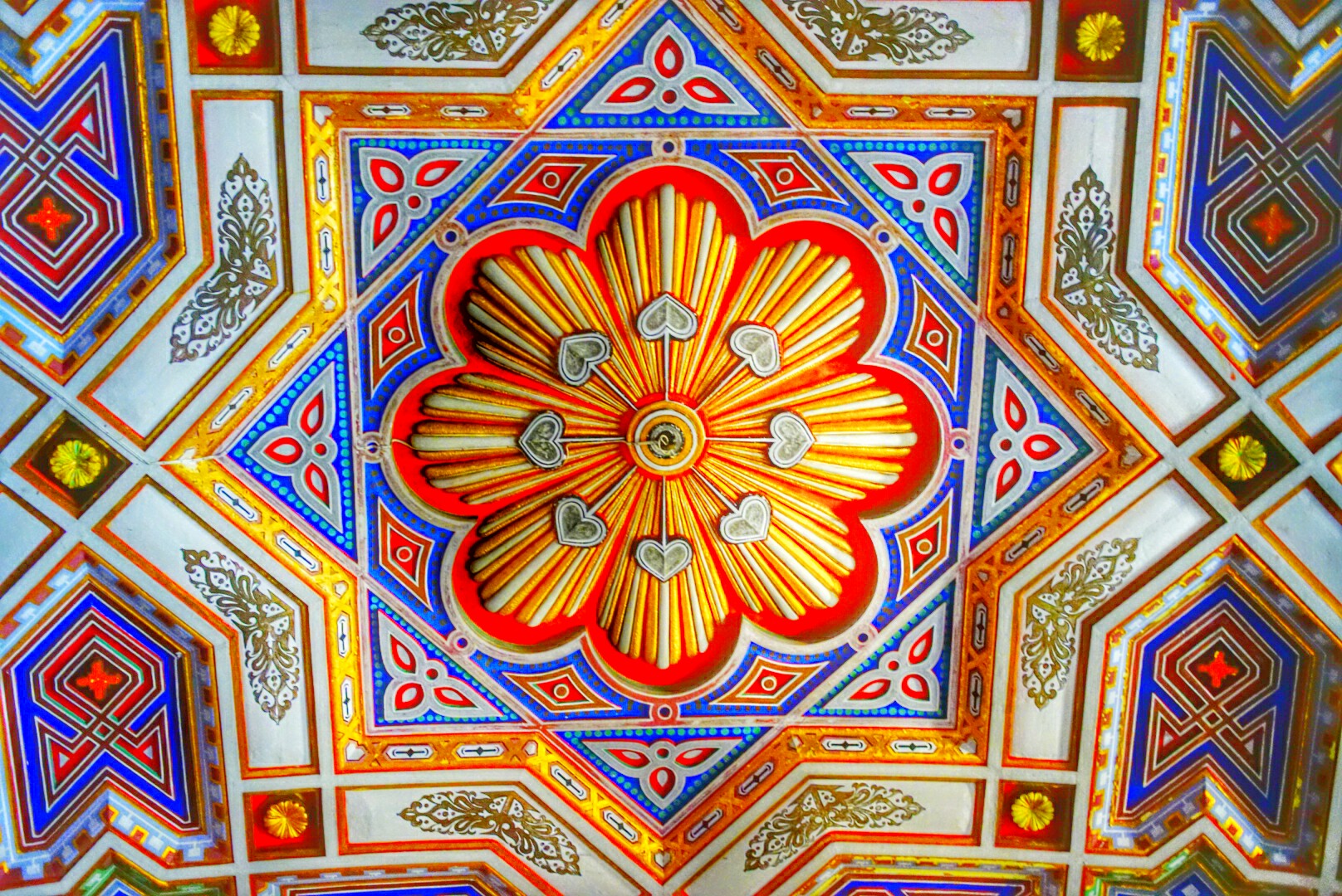 Ceiling of the hall of the peacocks